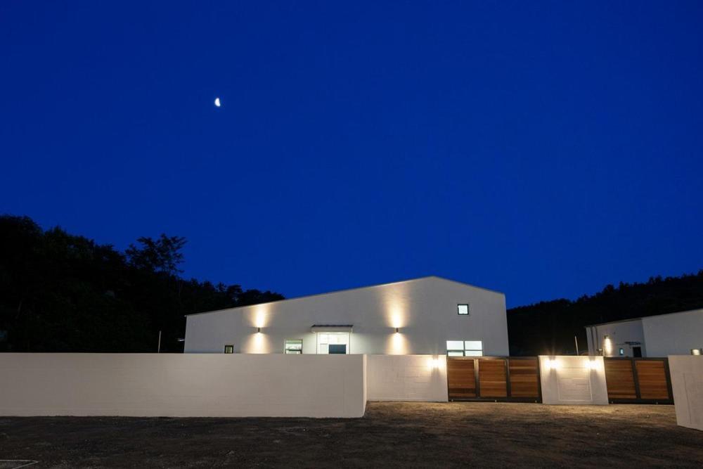 Private Gangneung Pool Villa Exterior photo